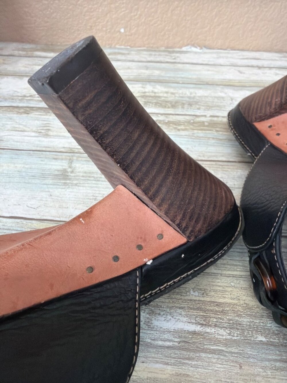 Frye Black Leather Thong Sandals Tortoise Chain Detail Women’s Sz 9 Pre-owned - Picture 11 of 14
